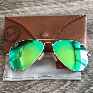 Mirrored green ray ban aviators
